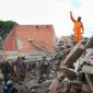 Badan Nasional Penanggulangan Bencana (BNPB) memastikan satu orang meninggal dunia akibat gempa magnitudo 7,7 yang mengguncang wilayah Flores,