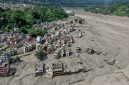 Banjir bandang dahsyat menerjang kawasan perbatasan Nepal dan Tibet pada Rabu, 26 Agustus 2026. Bencana ini menewaskan sedikitnya 157 orang di Nepal,