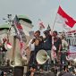 Sekelompok warga dari Kabupaten Pati datang ke kompleks parlemen di Senayan, Jakarta, pada 27 Agustus 2026.