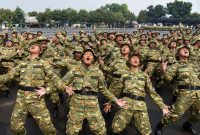 Perbedaan keterangan muncul terkait status kepegawaian manajer Koperasi Desa/Kelurahan Merah Putih (Kopdes Merah Putih).