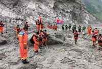 Sebuah kisah mengejutkan datang dari Nepal yang tengah berduka akibat banjir bandang dahsyat.