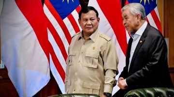 Presiden Prabowo Subianto resmi menerima tawaran bantuan dari Malaysia untuk menangani kebakaran hutan dan lahan (karhutla) yang tengah terjadi di Kalimantan.