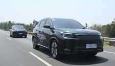 PT Sokonindo Automobile, agen pemegang merek DFSK di Indonesia, resmi mengumumkan harga jual DFSK E5 Plus pada ajang GIIAS 2026.