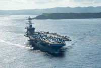 Amerika Serikat memperkuat kehadiran militernya di Timur Tengah dengan mengerahkan kelompok tempur kapal induk ketiga,
