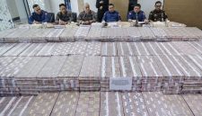 Ketua Dewan Ekonomi Nasional (DEN) Luhut Binsar Pandjaitan menyampaikan gagasan terkait penyempurnaan definisi tindak pidana korupsi kepada Presiden Prabowo Subianto.