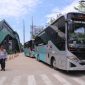 Setelah setahun beroperasi secara gratis, layanan bus Trans Wibawa Mukti di Kabupaten Bekasi resmi menerapkan tarif. Mulai 28 Oktober 2026,