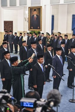 Istana Padat Aktivitas di Awal Oktober, Perombakan Kabinet dan Pelantikan Wantimpres