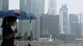 Pemerintah Singapura memanggil sejumlah eksekutif senior dari perusahaan yang diduga terkait kebakaran hutan dan lahan (karhutla) di Indonesia.