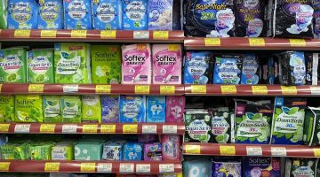 Produk menstruasi seperti pembalut, tampon, dan menstrual cup merupakan kebutuhan dasar bagi perempuan.